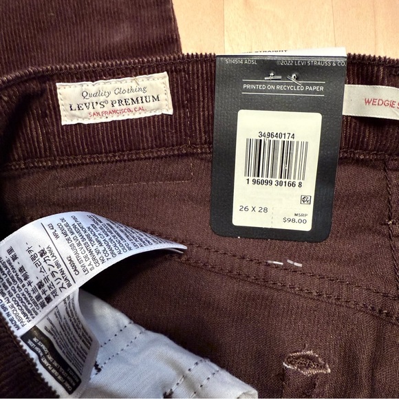 Levi’s Wedgie Straight Corduroy Pants - women’s 26x28 - Picture 7 of 8